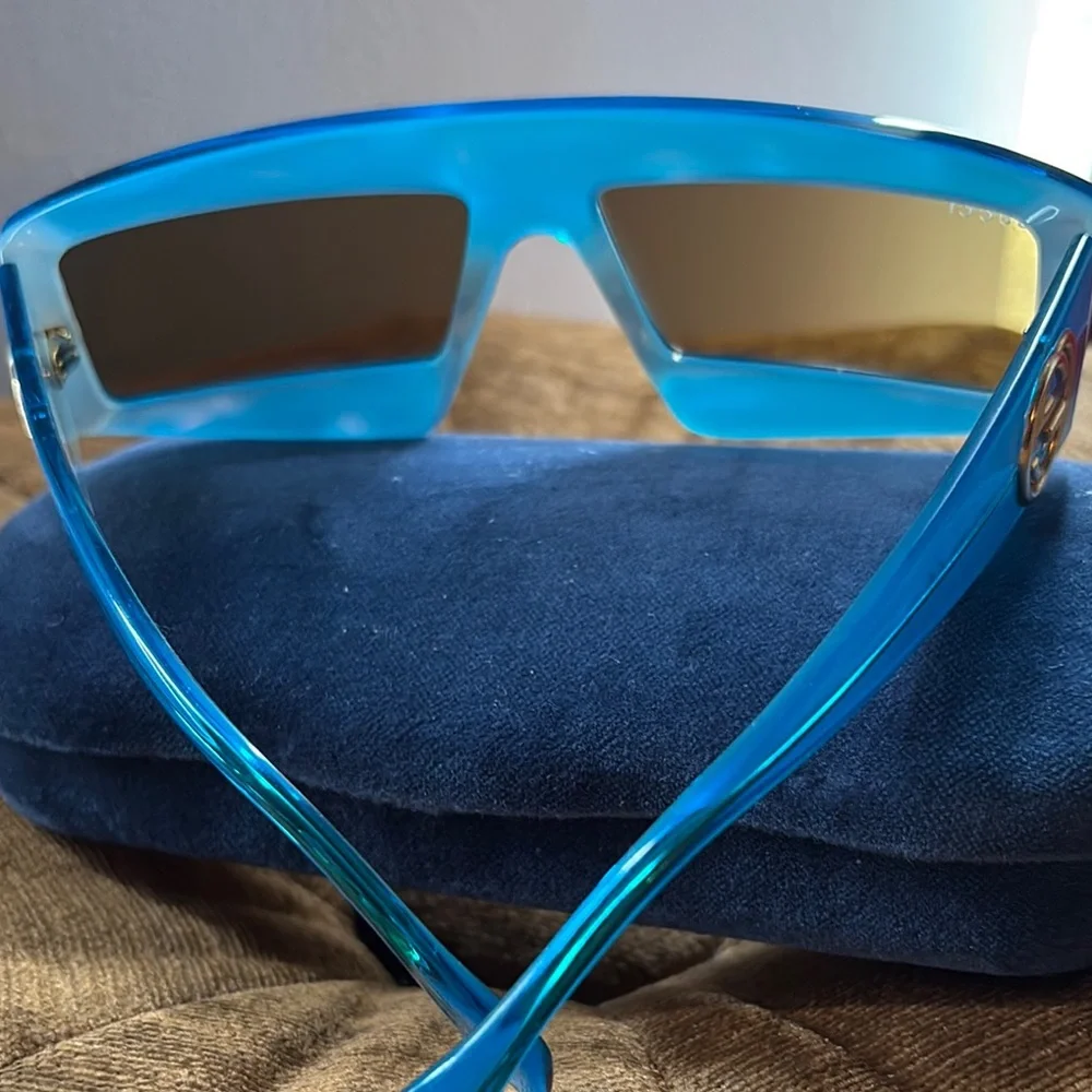 Authentic Gucci Sunglasses - Picture 3 of 6